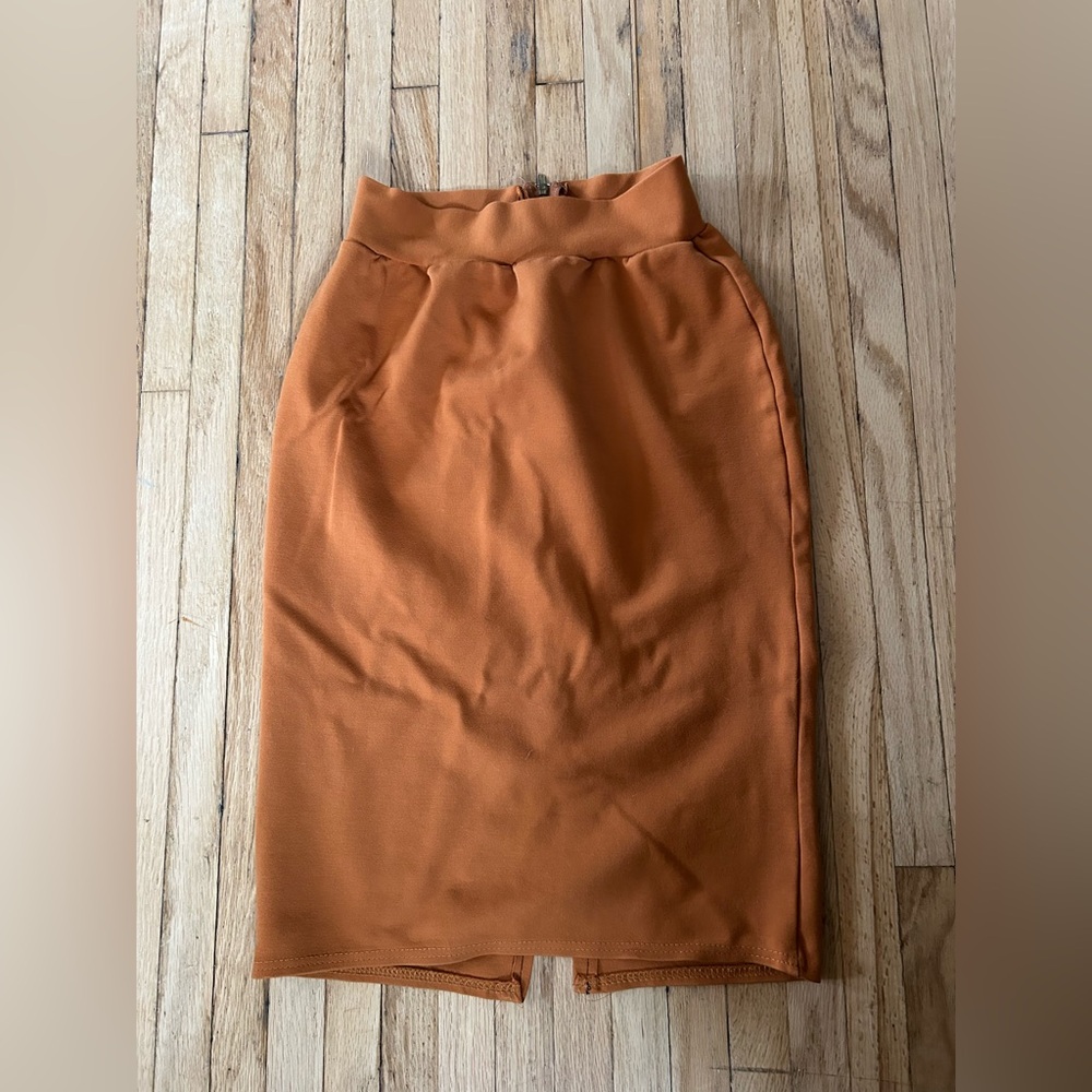 Elegant Tan Women's Skirt